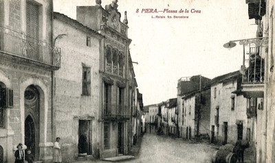 La casa es va aixecar al Raval Sobirà, el barri extramurs que a partir del segle XVIII va créixer enormement (cap al 1919)